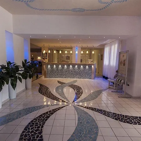 Blu Laconia Village Otel 4*