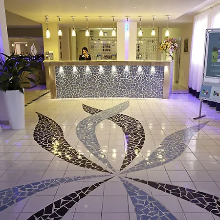 Blu Laconia Village 4*
