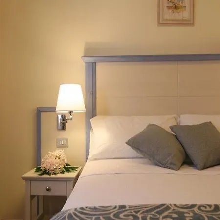 Hotel Blu Laconia Village 4*