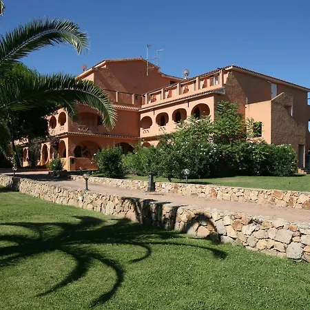 Blu Laconia Village 4*