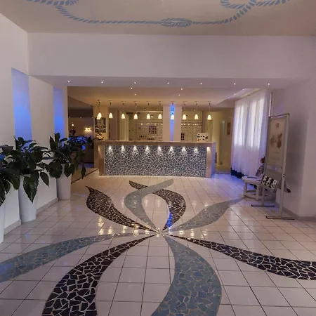 Blu Laconia Village 4*