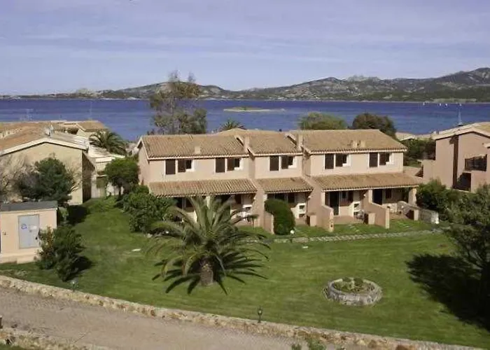 Hotel Blu Laconia Village 4*