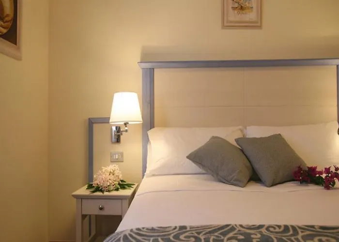 Hotel Blu Laconia Village 4*