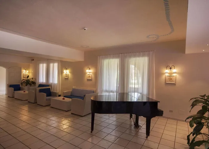 Hotel Blu Laconia Village 4*