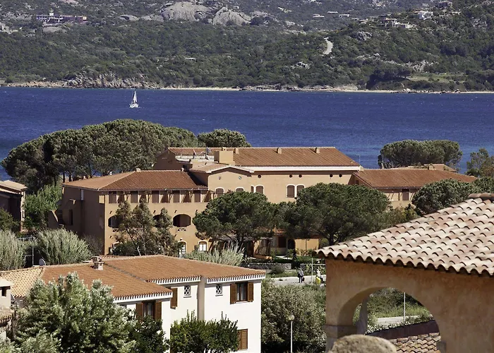 Blu Laconia Village Hotel 4*